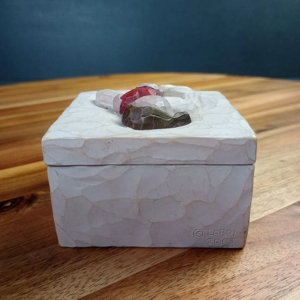 Willow Tree by Susan Lordi From the Heart Trinket Keepsake Box Memory‎ Jewelry